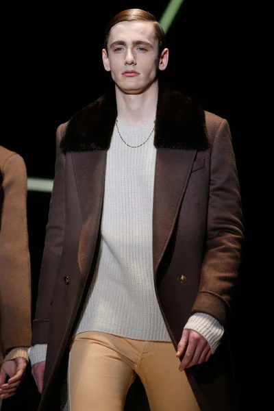 Look 52